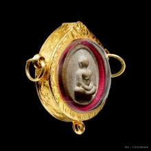 พระผงจันทร์ลอย หลวงปู่โต๊ะ