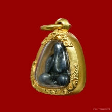 พระปิดตาสองหน้า เนื้อเมฆพัตร หลวงพ่อเดิม เลี่ยมทอง