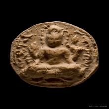 พระพิมพ์ดินดิบศรีวิชัย พิมพ์พระอวโลกีเตศวร กรุเขาขาว จ.ตรัง 