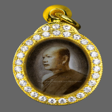 ล็อกเกต์รุ่นเเรกพระอาจารย์ฝั้นพิมพ์เล็กนิยมสุดสวย แชมป์💯