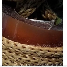 ตะกรุดคล้ายๆจะเป็นเนื้อเงิน ยาวประมาณ 3.5 นิ้ว