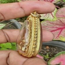 รูปเหมือนปั๊มหลวงพ่อพรหม พิมพ์เตารีดหลังยันต์ 