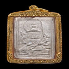 พระพุทธเจ้าเหนือพรหม รุ่นแรก หลวงปู่ดู่ ปี 2517