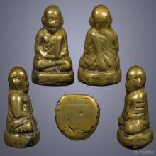 รูปหล่อหลวงพ่อเงิน วัดห้วยเขน พิมพ์กลางฐานสูง