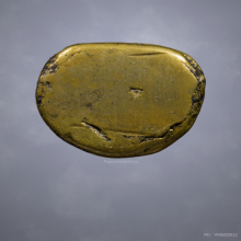 รูปหล่อหลวงพ่อเงิน วัดห้วยเขน พิมพ์กลางฐานสูง