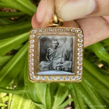 หลวงพ่อเดิม รูปเพชรกลับ กลับร้ายให้กลายเป็นดี