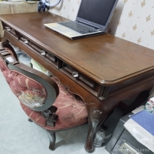 โต๊ะนั่งทำงาน