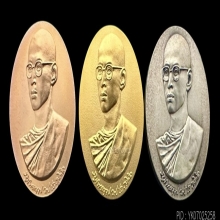 #พระทองคำ.. เหรียญทรงผนวชพลังแผ่นดิน 