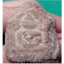 ลักษณะคล้ายพระขุนแผนอุ้มกุมารทอง