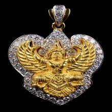 องค์พญาครุฑอาจารย์วราห์ โคตรรวย เนื้อทองคำ ตัวจริงหายากมาก