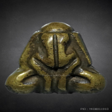 พระปิดตาเนื้อโลหะ มีแต่งเก่ามาแต่เดิม