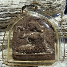 ชานหมาก พ่อคล้ายนางกวัก สข.1 พิมพ์ใหญ่ สวยคมชัด+เลี่ยมเก่า