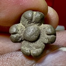 ปิดตาหล่อโบราณ เนื้อทองผสม เก่ามากแห้งย่นสวยสมบูรณ์