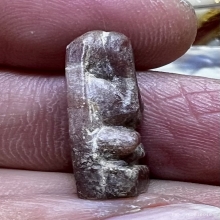 ปิดตาหินว่านสบุ่เลือดหลังจารย์ สวยสมบูรณ์เก่ามากหายากดูง่าย