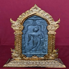 พระลีลากำแพงศอก หลวงพ่อขอม พร้อมกรอบและฐานหล่อกะไหล่ทอง