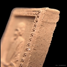 พระผงรูปเหมือนรุ่นแรกนั่งเต็มองค์ หลวงปู่ขาว # 2