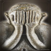 หลวงปู่โต๊ะ พระปิดตาตุ๊กตาเล็ก เนื้อผงเกสร ปี2521