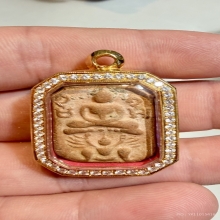 หลวงพ่อปาน ครุฑกำหมัดปีกโค้งA