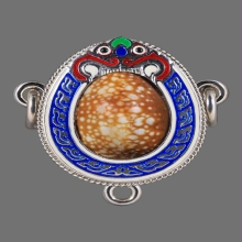 เบี้ยแก้เงินลงยาราชาวดี รุ่นแรก หลวงพ่อพระมหาสุรศักดิ์