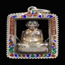 รูปหล่อขุดสระ รุ่นแรก เนื้อเงิน หลวงปู่หงษ์ ปี 2541