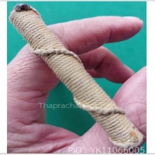 ตะกรุดเนื้อทองเหลืองเก่า ถักเชือกสีขาว ยาว 2.5 นิ้ว