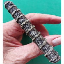 ตะกรุดเนื้อทองเหลืองเก่ามาก ยาว 3.5 นิ้ว