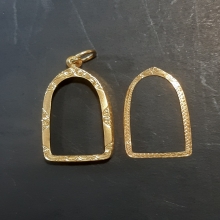 ขายกรอบทอง75% ใส่พระหนัก 2.2 กรัม