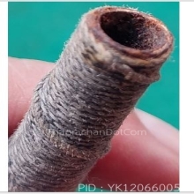 ตะกรุดเก่าจนขึ้นสนิม ยาว 2.5 นิ้ว 