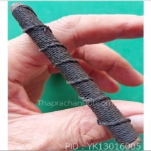 ตะกรุดเนื้อทองเหลืองเก่า ถักเชือกสีดำ ยาว 3 นิ้ว