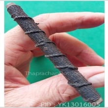 ตะกรุดเนื้อทองเหลืองเก่า ถักเชือกสีดำ ยาว 3 นิ้ว