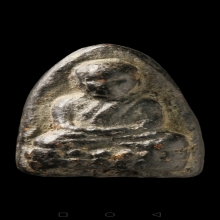 หลวงปู่ทวด เนื้อว่านรุ่นแรกปี 2497 พิมพ์กลางลึก สวยแชมป์