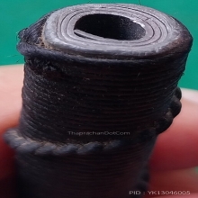 ตะกรุดเนื้อตะกั่วถักเชือกสีดำ ยาวประมาณ 3 นิ้ว