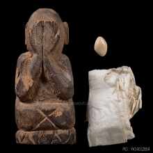 ๙ “บรรจุของวิเศษ” พระปิดตาไม้แกะ ๙