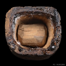 ๙ “บรรจุของวิเศษ” พระปิดตาไม้แกะ ๙