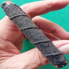 ตะกรุดไม้รวก ยาวเกือบ 3 นิ้ว