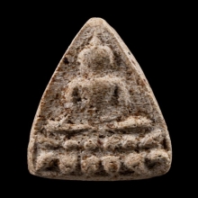 พระพิมพ์กลีบบัวเล็บช้าง หลวงปู่โต๊ะ แช่น้ำมนต์ ปี 2468