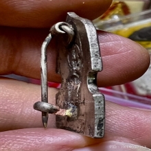 เหรียญเข็มกลัดพระเจ้าตากสินทรงม้า ร.ร.วัดอินทราราม ลงยาเดิมๆ