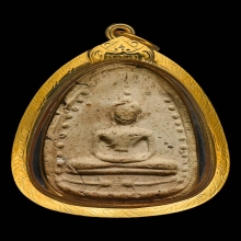 พระพุทธหลวงพ่อกวย พิมพ์เล็บมือ  เนื้อผง พ.ศ.2515