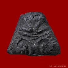 พระปิดตาหัวบานเย็น หลวงปู่เอี่ยม เนื้อดำอุดผง