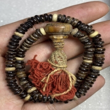 ประคำมือยอดบายศรี หลวงปู่ศุข วัดปากคลองมะขามเฒ่า จ.ชัยนาท