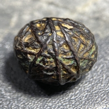 ลูกอมด้ายสายสิญจน์ หลวงปู่เฒ่ายิ้ม วัดหนองบัว ดีกรีแชมป์