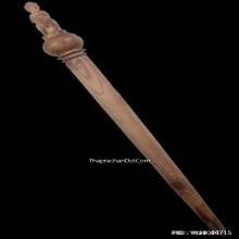 ไม้ครูสี่หูห้าตาครูบาบุญยัง เนื้อไม้ดุมล้อเกวียน จ.ลำพูน