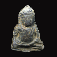 พระเทริดขนนก เนื้อตะกั่วสนิมแดง กรุวัดท่าวุ้ง จ.ลพบุรี