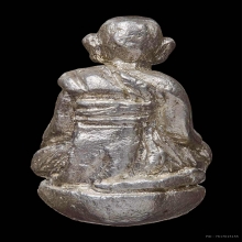 รูปเหมือนหล่อโบราณหลวงปู่หงษ์  รุ่นโปร่งฟ้า ปี2546 เนื้อเงิน