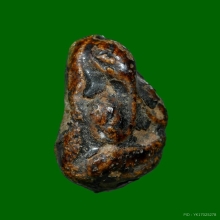 พระปิดตา พิมพ์เม็ดบัวเเข้งซ้อน เนื้อผงคลุกรัก จุ่มรักแดง 