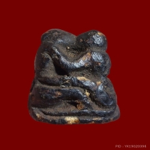 ลิงกอด ลพ.ม่วง วัดยางงาม