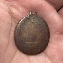 เหรียญ หลวงปู่อี๋ วัดสัตหีบปี 2483