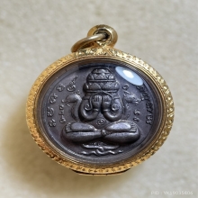 ปิดตาพังพะกาฬ รุ่นแรก  พิมพ์เครายาว เนื้อนวโลหะ  พ.ศ.2532