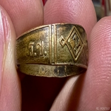 แหวนรุ่นแรก 2482 ลพ.วัดไร่จิง กะไหล่ทองสวยมากเดิมๆหายากสุดๆ