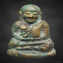 รูปหล่อหลวงพ่อเงินพิมพ์นิยมแป๊ะยิ้ม